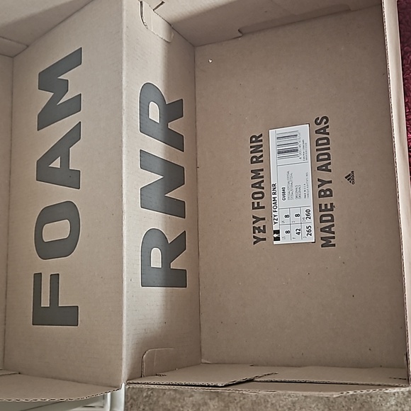 Yezzy Foam Runners Stone Salt Men's Sz 8 BNIB - Picture 6 of 7